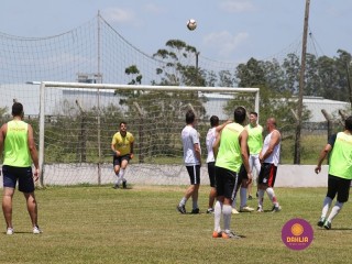 
<a style='margin-left: 5px;' class='btn btn-xs btn-social btn-facebook' href='https://www.facebook.com/sharer/sharer.php?u=https://www.boladovale.com.br/imgs/800-800-90/conteudo/fotos/1369/img0917.jpg' rel='popup' data-width='500' data-height='400'><i class='fa fa-facebook'></i>Compartilhar <span class='hidden-xs'>no Facebook</span>
</a> 
<a class='btn btn-default btn-xs' target='_blank' href='imgs/800-800-90/conteudo/fotos/1369/img0917.jpg'>
<span class='glyphicon glyphicon-cloud-download'></span> Salvar
</a> 
<span></span>