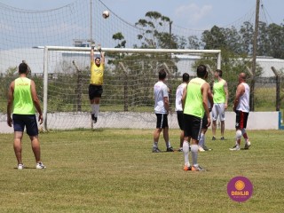 
<a style='margin-left: 5px;' class='btn btn-xs btn-social btn-facebook' href='https://www.facebook.com/sharer/sharer.php?u=https://www.boladovale.com.br/imgs/800-800-90/conteudo/fotos/1369/img0920.jpg' rel='popup' data-width='500' data-height='400'><i class='fa fa-facebook'></i>Compartilhar <span class='hidden-xs'>no Facebook</span>
</a> 
<a class='btn btn-default btn-xs' target='_blank' href='imgs/800-800-90/conteudo/fotos/1369/img0920.jpg'>
<span class='glyphicon glyphicon-cloud-download'></span> Salvar
</a> 
<span></span>