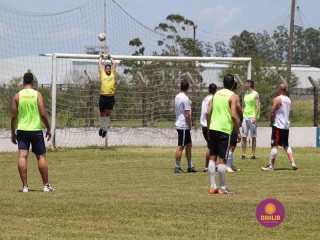 
<a style='margin-left: 5px;' class='btn btn-xs btn-social btn-facebook' href='https://www.facebook.com/sharer/sharer.php?u=https://www.boladovale.com.br/imgs/800-800-90/conteudo/fotos/1369/img0921.jpg' rel='popup' data-width='500' data-height='400'><i class='fa fa-facebook'></i>Compartilhar <span class='hidden-xs'>no Facebook</span>
</a> 
<a class='btn btn-default btn-xs' target='_blank' href='imgs/800-800-90/conteudo/fotos/1369/img0921.jpg'>
<span class='glyphicon glyphicon-cloud-download'></span> Salvar
</a> 
<span></span>