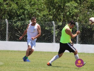 
<a style='margin-left: 5px;' class='btn btn-xs btn-social btn-facebook' href='https://www.facebook.com/sharer/sharer.php?u=https://www.boladovale.com.br/imgs/800-800-90/conteudo/fotos/1369/img0923.jpg' rel='popup' data-width='500' data-height='400'><i class='fa fa-facebook'></i>Compartilhar <span class='hidden-xs'>no Facebook</span>
</a> 
<a class='btn btn-default btn-xs' target='_blank' href='imgs/800-800-90/conteudo/fotos/1369/img0923.jpg'>
<span class='glyphicon glyphicon-cloud-download'></span> Salvar
</a> 
<span></span>