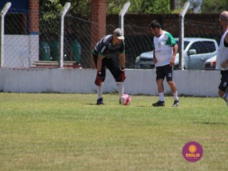 
<a style='margin-left: 5px;' class='btn btn-xs btn-social btn-facebook' href='https://www.facebook.com/sharer/sharer.php?u=https://www.boladovale.com.br/imgs/800-800-90/conteudo/fotos/1369/img0929.jpg' rel='popup' data-width='500' data-height='400'><i class='fa fa-facebook'></i>Compartilhar <span class='hidden-xs'>no Facebook</span>
</a> 
<a class='btn btn-default btn-xs' target='_blank' href='imgs/800-800-90/conteudo/fotos/1369/img0929.jpg'>
<span class='glyphicon glyphicon-cloud-download'></span> Salvar
</a> 
<span></span>