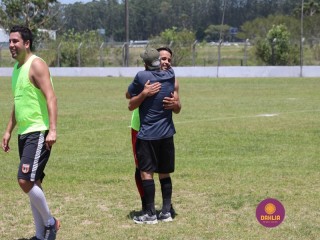 
<a style='margin-left: 5px;' class='btn btn-xs btn-social btn-facebook' href='https://www.facebook.com/sharer/sharer.php?u=https://www.boladovale.com.br/imgs/800-800-90/conteudo/fotos/1369/img0961.jpg' rel='popup' data-width='500' data-height='400'><i class='fa fa-facebook'></i>Compartilhar <span class='hidden-xs'>no Facebook</span>
</a> 
<a class='btn btn-default btn-xs' target='_blank' href='imgs/800-800-90/conteudo/fotos/1369/img0961.jpg'>
<span class='glyphicon glyphicon-cloud-download'></span> Salvar
</a> 
<span></span>