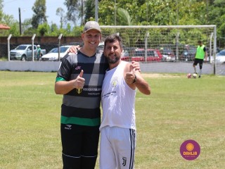 
<a style='margin-left: 5px;' class='btn btn-xs btn-social btn-facebook' href='https://www.facebook.com/sharer/sharer.php?u=https://www.boladovale.com.br/imgs/800-800-90/conteudo/fotos/1369/img0962.jpg' rel='popup' data-width='500' data-height='400'><i class='fa fa-facebook'></i>Compartilhar <span class='hidden-xs'>no Facebook</span>
</a> 
<a class='btn btn-default btn-xs' target='_blank' href='imgs/800-800-90/conteudo/fotos/1369/img0962.jpg'>
<span class='glyphicon glyphicon-cloud-download'></span> Salvar
</a> 
<span></span>