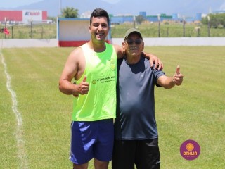 
<a style='margin-left: 5px;' class='btn btn-xs btn-social btn-facebook' href='https://www.facebook.com/sharer/sharer.php?u=https://www.boladovale.com.br/imgs/800-800-90/conteudo/fotos/1369/img0966.jpg' rel='popup' data-width='500' data-height='400'><i class='fa fa-facebook'></i>Compartilhar <span class='hidden-xs'>no Facebook</span>
</a> 
<a class='btn btn-default btn-xs' target='_blank' href='imgs/800-800-90/conteudo/fotos/1369/img0966.jpg'>
<span class='glyphicon glyphicon-cloud-download'></span> Salvar
</a> 
<span></span>