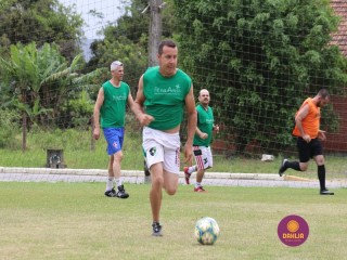 
<a style='margin-left: 5px;' class='btn btn-xs btn-social btn-facebook' href='https://www.facebook.com/sharer/sharer.php?u=https://www.boladovale.com.br/imgs/800-800-90/conteudo/fotos/1370/img1107.jpg' rel='popup' data-width='500' data-height='400'><i class='fa fa-facebook'></i>Compartilhar <span class='hidden-xs'>no Facebook</span>
</a> 
<a class='btn btn-default btn-xs' target='_blank' href='imgs/800-800-90/conteudo/fotos/1370/img1107.jpg'>
<span class='glyphicon glyphicon-cloud-download'></span> Salvar
</a> 
<span></span>