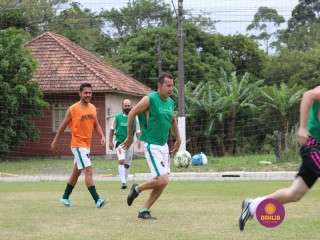
<a style='margin-left: 5px;' class='btn btn-xs btn-social btn-facebook' href='https://www.facebook.com/sharer/sharer.php?u=https://www.boladovale.com.br/imgs/800-800-90/conteudo/fotos/1370/img1111.jpg' rel='popup' data-width='500' data-height='400'><i class='fa fa-facebook'></i>Compartilhar <span class='hidden-xs'>no Facebook</span>
</a> 
<a class='btn btn-default btn-xs' target='_blank' href='imgs/800-800-90/conteudo/fotos/1370/img1111.jpg'>
<span class='glyphicon glyphicon-cloud-download'></span> Salvar
</a> 
<span></span>