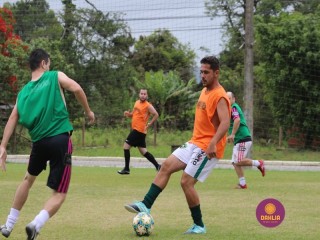 
<a style='margin-left: 5px;' class='btn btn-xs btn-social btn-facebook' href='https://www.facebook.com/sharer/sharer.php?u=https://www.boladovale.com.br/imgs/800-800-90/conteudo/fotos/1370/img1113.jpg' rel='popup' data-width='500' data-height='400'><i class='fa fa-facebook'></i>Compartilhar <span class='hidden-xs'>no Facebook</span>
</a> 
<a class='btn btn-default btn-xs' target='_blank' href='imgs/800-800-90/conteudo/fotos/1370/img1113.jpg'>
<span class='glyphicon glyphicon-cloud-download'></span> Salvar
</a> 
<span></span>