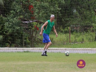
<a style='margin-left: 5px;' class='btn btn-xs btn-social btn-facebook' href='https://www.facebook.com/sharer/sharer.php?u=https://www.boladovale.com.br/imgs/800-800-90/conteudo/fotos/1370/img1116.jpg' rel='popup' data-width='500' data-height='400'><i class='fa fa-facebook'></i>Compartilhar <span class='hidden-xs'>no Facebook</span>
</a> 
<a class='btn btn-default btn-xs' target='_blank' href='imgs/800-800-90/conteudo/fotos/1370/img1116.jpg'>
<span class='glyphicon glyphicon-cloud-download'></span> Salvar
</a> 
<span></span>