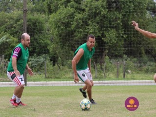 
<a style='margin-left: 5px;' class='btn btn-xs btn-social btn-facebook' href='https://www.facebook.com/sharer/sharer.php?u=https://www.boladovale.com.br/imgs/800-800-90/conteudo/fotos/1370/img1120.jpg' rel='popup' data-width='500' data-height='400'><i class='fa fa-facebook'></i>Compartilhar <span class='hidden-xs'>no Facebook</span>
</a> 
<a class='btn btn-default btn-xs' target='_blank' href='imgs/800-800-90/conteudo/fotos/1370/img1120.jpg'>
<span class='glyphicon glyphicon-cloud-download'></span> Salvar
</a> 
<span></span>