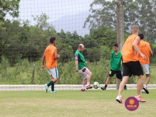 
<a style='margin-left: 5px;' class='btn btn-xs btn-social btn-facebook' href='https://www.facebook.com/sharer/sharer.php?u=https://www.boladovale.com.br/imgs/800-800-90/conteudo/fotos/1370/img1126.jpg' rel='popup' data-width='500' data-height='400'><i class='fa fa-facebook'></i>Compartilhar <span class='hidden-xs'>no Facebook</span>
</a> 
<a class='btn btn-default btn-xs' target='_blank' href='imgs/800-800-90/conteudo/fotos/1370/img1126.jpg'>
<span class='glyphicon glyphicon-cloud-download'></span> Salvar
</a> 
<span></span>