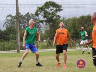 
<a style='margin-left: 5px;' class='btn btn-xs btn-social btn-facebook' href='https://www.facebook.com/sharer/sharer.php?u=https://www.boladovale.com.br/imgs/800-800-90/conteudo/fotos/1370/img1135.jpg' rel='popup' data-width='500' data-height='400'><i class='fa fa-facebook'></i>Compartilhar <span class='hidden-xs'>no Facebook</span>
</a> 
<a class='btn btn-default btn-xs' target='_blank' href='imgs/800-800-90/conteudo/fotos/1370/img1135.jpg'>
<span class='glyphicon glyphicon-cloud-download'></span> Salvar
</a> 
<span></span>