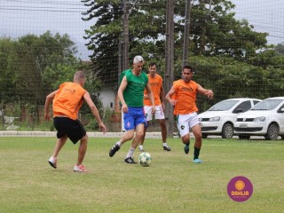 
<a style='margin-left: 5px;' class='btn btn-xs btn-social btn-facebook' href='https://www.facebook.com/sharer/sharer.php?u=https://www.boladovale.com.br/imgs/800-800-90/conteudo/fotos/1370/img1136.jpg' rel='popup' data-width='500' data-height='400'><i class='fa fa-facebook'></i>Compartilhar <span class='hidden-xs'>no Facebook</span>
</a> 
<a class='btn btn-default btn-xs' target='_blank' href='imgs/800-800-90/conteudo/fotos/1370/img1136.jpg'>
<span class='glyphicon glyphicon-cloud-download'></span> Salvar
</a> 
<span></span>