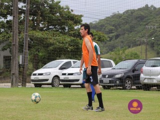
<a style='margin-left: 5px;' class='btn btn-xs btn-social btn-facebook' href='https://www.facebook.com/sharer/sharer.php?u=https://www.boladovale.com.br/imgs/800-800-90/conteudo/fotos/1370/img1151.jpg' rel='popup' data-width='500' data-height='400'><i class='fa fa-facebook'></i>Compartilhar <span class='hidden-xs'>no Facebook</span>
</a> 
<a class='btn btn-default btn-xs' target='_blank' href='imgs/800-800-90/conteudo/fotos/1370/img1151.jpg'>
<span class='glyphicon glyphicon-cloud-download'></span> Salvar
</a> 
<span></span>