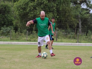 
<a style='margin-left: 5px;' class='btn btn-xs btn-social btn-facebook' href='https://www.facebook.com/sharer/sharer.php?u=https://www.boladovale.com.br/imgs/800-800-90/conteudo/fotos/1370/img1159.jpg' rel='popup' data-width='500' data-height='400'><i class='fa fa-facebook'></i>Compartilhar <span class='hidden-xs'>no Facebook</span>
</a> 
<a class='btn btn-default btn-xs' target='_blank' href='imgs/800-800-90/conteudo/fotos/1370/img1159.jpg'>
<span class='glyphicon glyphicon-cloud-download'></span> Salvar
</a> 
<span></span>