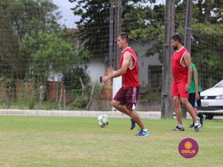 
<a style='margin-left: 5px;' class='btn btn-xs btn-social btn-facebook' href='https://www.facebook.com/sharer/sharer.php?u=https://www.boladovale.com.br/imgs/800-800-90/conteudo/fotos/1370/img1169.jpg' rel='popup' data-width='500' data-height='400'><i class='fa fa-facebook'></i>Compartilhar <span class='hidden-xs'>no Facebook</span>
</a> 
<a class='btn btn-default btn-xs' target='_blank' href='imgs/800-800-90/conteudo/fotos/1370/img1169.jpg'>
<span class='glyphicon glyphicon-cloud-download'></span> Salvar
</a> 
<span></span>