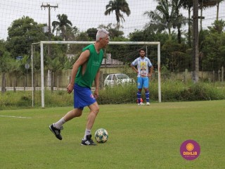 
<a style='margin-left: 5px;' class='btn btn-xs btn-social btn-facebook' href='https://www.facebook.com/sharer/sharer.php?u=https://www.boladovale.com.br/imgs/800-800-90/conteudo/fotos/1370/img1170.jpg' rel='popup' data-width='500' data-height='400'><i class='fa fa-facebook'></i>Compartilhar <span class='hidden-xs'>no Facebook</span>
</a> 
<a class='btn btn-default btn-xs' target='_blank' href='imgs/800-800-90/conteudo/fotos/1370/img1170.jpg'>
<span class='glyphicon glyphicon-cloud-download'></span> Salvar
</a> 
<span></span>