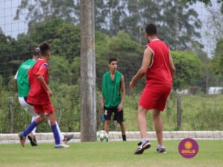 
<a style='margin-left: 5px;' class='btn btn-xs btn-social btn-facebook' href='https://www.facebook.com/sharer/sharer.php?u=https://www.boladovale.com.br/imgs/800-800-90/conteudo/fotos/1370/img1177.jpg' rel='popup' data-width='500' data-height='400'><i class='fa fa-facebook'></i>Compartilhar <span class='hidden-xs'>no Facebook</span>
</a> 
<a class='btn btn-default btn-xs' target='_blank' href='imgs/800-800-90/conteudo/fotos/1370/img1177.jpg'>
<span class='glyphicon glyphicon-cloud-download'></span> Salvar
</a> 
<span></span>