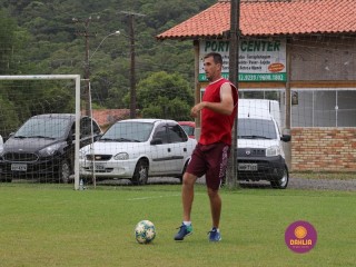
<a style='margin-left: 5px;' class='btn btn-xs btn-social btn-facebook' href='https://www.facebook.com/sharer/sharer.php?u=https://www.boladovale.com.br/imgs/800-800-90/conteudo/fotos/1370/img1179.jpg' rel='popup' data-width='500' data-height='400'><i class='fa fa-facebook'></i>Compartilhar <span class='hidden-xs'>no Facebook</span>
</a> 
<a class='btn btn-default btn-xs' target='_blank' href='imgs/800-800-90/conteudo/fotos/1370/img1179.jpg'>
<span class='glyphicon glyphicon-cloud-download'></span> Salvar
</a> 
<span></span>