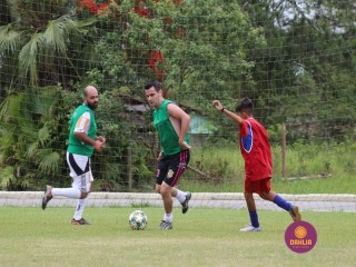 
<a style='margin-left: 5px;' class='btn btn-xs btn-social btn-facebook' href='https://www.facebook.com/sharer/sharer.php?u=https://www.boladovale.com.br/imgs/800-800-90/conteudo/fotos/1370/img1192.jpg' rel='popup' data-width='500' data-height='400'><i class='fa fa-facebook'></i>Compartilhar <span class='hidden-xs'>no Facebook</span>
</a> 
<a class='btn btn-default btn-xs' target='_blank' href='imgs/800-800-90/conteudo/fotos/1370/img1192.jpg'>
<span class='glyphicon glyphicon-cloud-download'></span> Salvar
</a> 
<span></span>