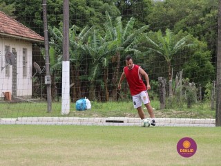 
<a style='margin-left: 5px;' class='btn btn-xs btn-social btn-facebook' href='https://www.facebook.com/sharer/sharer.php?u=https://www.boladovale.com.br/imgs/800-800-90/conteudo/fotos/1370/img1208.jpg' rel='popup' data-width='500' data-height='400'><i class='fa fa-facebook'></i>Compartilhar <span class='hidden-xs'>no Facebook</span>
</a> 
<a class='btn btn-default btn-xs' target='_blank' href='imgs/800-800-90/conteudo/fotos/1370/img1208.jpg'>
<span class='glyphicon glyphicon-cloud-download'></span> Salvar
</a> 
<span></span>