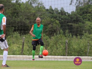 
<a style='margin-left: 5px;' class='btn btn-xs btn-social btn-facebook' href='https://www.facebook.com/sharer/sharer.php?u=https://www.boladovale.com.br/imgs/800-800-90/conteudo/fotos/1370/img1248.jpg' rel='popup' data-width='500' data-height='400'><i class='fa fa-facebook'></i>Compartilhar <span class='hidden-xs'>no Facebook</span>
</a> 
<a class='btn btn-default btn-xs' target='_blank' href='imgs/800-800-90/conteudo/fotos/1370/img1248.jpg'>
<span class='glyphicon glyphicon-cloud-download'></span> Salvar
</a> 
<span></span>