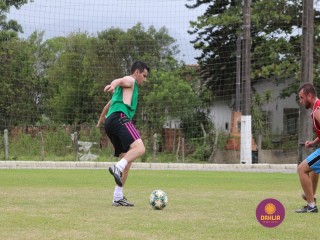 
<a style='margin-left: 5px;' class='btn btn-xs btn-social btn-facebook' href='https://www.facebook.com/sharer/sharer.php?u=https://www.boladovale.com.br/imgs/800-800-90/conteudo/fotos/1370/img1256.jpg' rel='popup' data-width='500' data-height='400'><i class='fa fa-facebook'></i>Compartilhar <span class='hidden-xs'>no Facebook</span>
</a> 
<a class='btn btn-default btn-xs' target='_blank' href='imgs/800-800-90/conteudo/fotos/1370/img1256.jpg'>
<span class='glyphicon glyphicon-cloud-download'></span> Salvar
</a> 
<span></span>