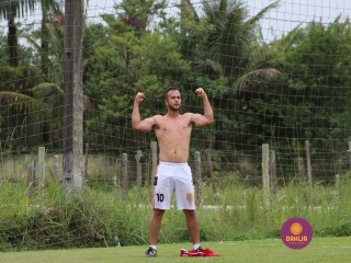 
<a style='margin-left: 5px;' class='btn btn-xs btn-social btn-facebook' href='https://www.facebook.com/sharer/sharer.php?u=https://www.boladovale.com.br/imgs/800-800-90/conteudo/fotos/1370/img1260.jpg' rel='popup' data-width='500' data-height='400'><i class='fa fa-facebook'></i>Compartilhar <span class='hidden-xs'>no Facebook</span>
</a> 
<a class='btn btn-default btn-xs' target='_blank' href='imgs/800-800-90/conteudo/fotos/1370/img1260.jpg'>
<span class='glyphicon glyphicon-cloud-download'></span> Salvar
</a> 
<span></span>