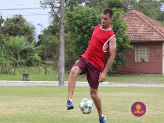 
<a style='margin-left: 5px;' class='btn btn-xs btn-social btn-facebook' href='https://www.facebook.com/sharer/sharer.php?u=https://www.boladovale.com.br/imgs/800-800-90/conteudo/fotos/1370/img1265.jpg' rel='popup' data-width='500' data-height='400'><i class='fa fa-facebook'></i>Compartilhar <span class='hidden-xs'>no Facebook</span>
</a> 
<a class='btn btn-default btn-xs' target='_blank' href='imgs/800-800-90/conteudo/fotos/1370/img1265.jpg'>
<span class='glyphicon glyphicon-cloud-download'></span> Salvar
</a> 
<span></span>