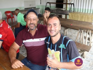 
<a style='margin-left: 5px;' class='btn btn-xs btn-social btn-facebook' href='https://www.facebook.com/sharer/sharer.php?u=https://www.boladovale.com.br/imgs/800-800-90/conteudo/fotos/1370/img1350.jpg' rel='popup' data-width='500' data-height='400'><i class='fa fa-facebook'></i>Compartilhar <span class='hidden-xs'>no Facebook</span>
</a> 
<a class='btn btn-default btn-xs' target='_blank' href='imgs/800-800-90/conteudo/fotos/1370/img1350.jpg'>
<span class='glyphicon glyphicon-cloud-download'></span> Salvar
</a> 
<span></span>