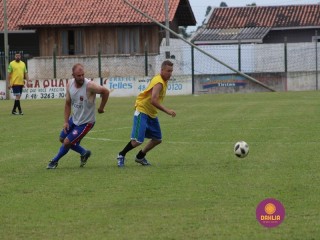 
<a style='margin-left: 5px;' class='btn btn-xs btn-social btn-facebook' href='https://www.facebook.com/sharer/sharer.php?u=https://www.boladovale.com.br/imgs/800-800-90/conteudo/fotos/1371/img1411.jpg' rel='popup' data-width='500' data-height='400'><i class='fa fa-facebook'></i>Compartilhar <span class='hidden-xs'>no Facebook</span>
</a> 
<a class='btn btn-default btn-xs' target='_blank' href='imgs/800-800-90/conteudo/fotos/1371/img1411.jpg'>
<span class='glyphicon glyphicon-cloud-download'></span> Salvar
</a> 
<span></span>
