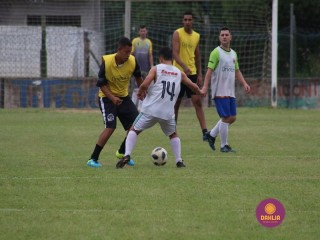 
<a style='margin-left: 5px;' class='btn btn-xs btn-social btn-facebook' href='https://www.facebook.com/sharer/sharer.php?u=https://www.boladovale.com.br/imgs/800-800-90/conteudo/fotos/1371/img1415.jpg' rel='popup' data-width='500' data-height='400'><i class='fa fa-facebook'></i>Compartilhar <span class='hidden-xs'>no Facebook</span>
</a> 
<a class='btn btn-default btn-xs' target='_blank' href='imgs/800-800-90/conteudo/fotos/1371/img1415.jpg'>
<span class='glyphicon glyphicon-cloud-download'></span> Salvar
</a> 
<span></span>