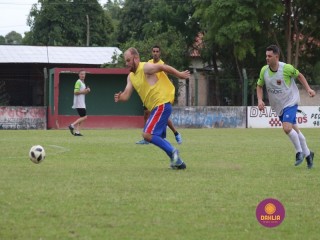 
<a style='margin-left: 5px;' class='btn btn-xs btn-social btn-facebook' href='https://www.facebook.com/sharer/sharer.php?u=https://www.boladovale.com.br/imgs/800-800-90/conteudo/fotos/1371/img1528.jpg' rel='popup' data-width='500' data-height='400'><i class='fa fa-facebook'></i>Compartilhar <span class='hidden-xs'>no Facebook</span>
</a> 
<a class='btn btn-default btn-xs' target='_blank' href='imgs/800-800-90/conteudo/fotos/1371/img1528.jpg'>
<span class='glyphicon glyphicon-cloud-download'></span> Salvar
</a> 
<span></span>