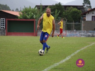 
<a style='margin-left: 5px;' class='btn btn-xs btn-social btn-facebook' href='https://www.facebook.com/sharer/sharer.php?u=https://www.boladovale.com.br/imgs/800-800-90/conteudo/fotos/1371/img1529.jpg' rel='popup' data-width='500' data-height='400'><i class='fa fa-facebook'></i>Compartilhar <span class='hidden-xs'>no Facebook</span>
</a> 
<a class='btn btn-default btn-xs' target='_blank' href='imgs/800-800-90/conteudo/fotos/1371/img1529.jpg'>
<span class='glyphicon glyphicon-cloud-download'></span> Salvar
</a> 
<span></span>
