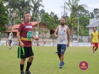 
<a style='margin-left: 5px;' class='btn btn-xs btn-social btn-facebook' href='https://www.facebook.com/sharer/sharer.php?u=https://www.boladovale.com.br/imgs/800-800-90/conteudo/fotos/1371/img1585.jpg' rel='popup' data-width='500' data-height='400'><i class='fa fa-facebook'></i>Compartilhar <span class='hidden-xs'>no Facebook</span>
</a> 
<a class='btn btn-default btn-xs' target='_blank' href='imgs/800-800-90/conteudo/fotos/1371/img1585.jpg'>
<span class='glyphicon glyphicon-cloud-download'></span> Salvar
</a> 
<span></span>
