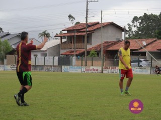 
<a style='margin-left: 5px;' class='btn btn-xs btn-social btn-facebook' href='https://www.facebook.com/sharer/sharer.php?u=https://www.boladovale.com.br/imgs/800-800-90/conteudo/fotos/1371/img1586.jpg' rel='popup' data-width='500' data-height='400'><i class='fa fa-facebook'></i>Compartilhar <span class='hidden-xs'>no Facebook</span>
</a> 
<a class='btn btn-default btn-xs' target='_blank' href='imgs/800-800-90/conteudo/fotos/1371/img1586.jpg'>
<span class='glyphicon glyphicon-cloud-download'></span> Salvar
</a> 
<span></span>