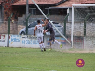 
<a style='margin-left: 5px;' class='btn btn-xs btn-social btn-facebook' href='https://www.facebook.com/sharer/sharer.php?u=https://www.boladovale.com.br/imgs/800-800-90/conteudo/fotos/1371/img1628.jpg' rel='popup' data-width='500' data-height='400'><i class='fa fa-facebook'></i>Compartilhar <span class='hidden-xs'>no Facebook</span>
</a> 
<a class='btn btn-default btn-xs' target='_blank' href='imgs/800-800-90/conteudo/fotos/1371/img1628.jpg'>
<span class='glyphicon glyphicon-cloud-download'></span> Salvar
</a> 
<span></span>