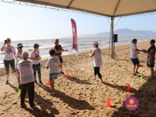 
<a style='margin-left: 5px;' class='btn btn-xs btn-social btn-facebook' href='https://www.facebook.com/sharer/sharer.php?u=https://www.boladovale.com.br/imgs/800-800-90/conteudo/fotos/1372/img2709.jpg' rel='popup' data-width='500' data-height='400'><i class='fa fa-facebook'></i>Compartilhar <span class='hidden-xs'>no Facebook</span>
</a> 
<a class='btn btn-default btn-xs' target='_blank' href='imgs/800-800-90/conteudo/fotos/1372/img2709.jpg'>
<span class='glyphicon glyphicon-cloud-download'></span> Salvar
</a> 
<span></span>