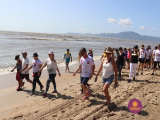 
<a style='margin-left: 5px;' class='btn btn-xs btn-social btn-facebook' href='https://www.facebook.com/sharer/sharer.php?u=https://www.boladovale.com.br/imgs/800-800-90/conteudo/fotos/1373/img2796.jpg' rel='popup' data-width='500' data-height='400'><i class='fa fa-facebook'></i>Compartilhar <span class='hidden-xs'>no Facebook</span>
</a> 
<a class='btn btn-default btn-xs' target='_blank' href='imgs/800-800-90/conteudo/fotos/1373/img2796.jpg'>
<span class='glyphicon glyphicon-cloud-download'></span> Salvar
</a> 
<span></span>