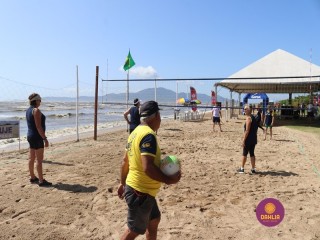 
<a style='margin-left: 5px;' class='btn btn-xs btn-social btn-facebook' href='https://www.facebook.com/sharer/sharer.php?u=https://www.boladovale.com.br/imgs/800-800-90/conteudo/fotos/1374/img2840.jpg' rel='popup' data-width='500' data-height='400'><i class='fa fa-facebook'></i>Compartilhar <span class='hidden-xs'>no Facebook</span>
</a> 
<a class='btn btn-default btn-xs' target='_blank' href='imgs/800-800-90/conteudo/fotos/1374/img2840.jpg'>
<span class='glyphicon glyphicon-cloud-download'></span> Salvar
</a> 
<span></span>