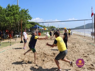 
<a style='margin-left: 5px;' class='btn btn-xs btn-social btn-facebook' href='https://www.facebook.com/sharer/sharer.php?u=https://www.boladovale.com.br/imgs/800-800-90/conteudo/fotos/1374/img2844.jpg' rel='popup' data-width='500' data-height='400'><i class='fa fa-facebook'></i>Compartilhar <span class='hidden-xs'>no Facebook</span>
</a> 
<a class='btn btn-default btn-xs' target='_blank' href='imgs/800-800-90/conteudo/fotos/1374/img2844.jpg'>
<span class='glyphicon glyphicon-cloud-download'></span> Salvar
</a> 
<span></span>