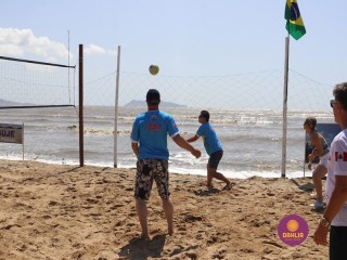 
<a style='margin-left: 5px;' class='btn btn-xs btn-social btn-facebook' href='https://www.facebook.com/sharer/sharer.php?u=https://www.boladovale.com.br/imgs/800-800-90/conteudo/fotos/1374/img2861.jpg' rel='popup' data-width='500' data-height='400'><i class='fa fa-facebook'></i>Compartilhar <span class='hidden-xs'>no Facebook</span>
</a> 
<a class='btn btn-default btn-xs' target='_blank' href='imgs/800-800-90/conteudo/fotos/1374/img2861.jpg'>
<span class='glyphicon glyphicon-cloud-download'></span> Salvar
</a> 
<span></span>