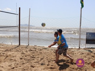 
<a style='margin-left: 5px;' class='btn btn-xs btn-social btn-facebook' href='https://www.facebook.com/sharer/sharer.php?u=https://www.boladovale.com.br/imgs/800-800-90/conteudo/fotos/1374/img2866.jpg' rel='popup' data-width='500' data-height='400'><i class='fa fa-facebook'></i>Compartilhar <span class='hidden-xs'>no Facebook</span>
</a> 
<a class='btn btn-default btn-xs' target='_blank' href='imgs/800-800-90/conteudo/fotos/1374/img2866.jpg'>
<span class='glyphicon glyphicon-cloud-download'></span> Salvar
</a> 
<span></span>