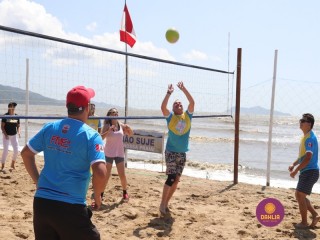 
<a style='margin-left: 5px;' class='btn btn-xs btn-social btn-facebook' href='https://www.facebook.com/sharer/sharer.php?u=https://www.boladovale.com.br/imgs/800-800-90/conteudo/fotos/1374/img2871.jpg' rel='popup' data-width='500' data-height='400'><i class='fa fa-facebook'></i>Compartilhar <span class='hidden-xs'>no Facebook</span>
</a> 
<a class='btn btn-default btn-xs' target='_blank' href='imgs/800-800-90/conteudo/fotos/1374/img2871.jpg'>
<span class='glyphicon glyphicon-cloud-download'></span> Salvar
</a> 
<span></span>