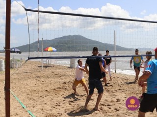 
<a style='margin-left: 5px;' class='btn btn-xs btn-social btn-facebook' href='https://www.facebook.com/sharer/sharer.php?u=https://www.boladovale.com.br/imgs/800-800-90/conteudo/fotos/1374/img2873.jpg' rel='popup' data-width='500' data-height='400'><i class='fa fa-facebook'></i>Compartilhar <span class='hidden-xs'>no Facebook</span>
</a> 
<a class='btn btn-default btn-xs' target='_blank' href='imgs/800-800-90/conteudo/fotos/1374/img2873.jpg'>
<span class='glyphicon glyphicon-cloud-download'></span> Salvar
</a> 
<span></span>