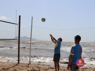 
<a style='margin-left: 5px;' class='btn btn-xs btn-social btn-facebook' href='https://www.facebook.com/sharer/sharer.php?u=https://www.boladovale.com.br/imgs/800-800-90/conteudo/fotos/1374/img2875.jpg' rel='popup' data-width='500' data-height='400'><i class='fa fa-facebook'></i>Compartilhar <span class='hidden-xs'>no Facebook</span>
</a> 
<a class='btn btn-default btn-xs' target='_blank' href='imgs/800-800-90/conteudo/fotos/1374/img2875.jpg'>
<span class='glyphicon glyphicon-cloud-download'></span> Salvar
</a> 
<span></span>