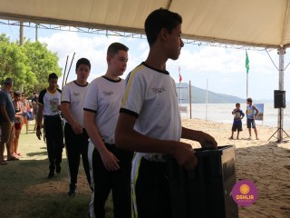
<a style='margin-left: 5px;' class='btn btn-xs btn-social btn-facebook' href='https://www.facebook.com/sharer/sharer.php?u=https://www.boladovale.com.br/imgs/800-800-90/conteudo/fotos/1375/img2911.jpg' rel='popup' data-width='500' data-height='400'><i class='fa fa-facebook'></i>Compartilhar <span class='hidden-xs'>no Facebook</span>
</a> 
<a class='btn btn-default btn-xs' target='_blank' href='imgs/800-800-90/conteudo/fotos/1375/img2911.jpg'>
<span class='glyphicon glyphicon-cloud-download'></span> Salvar
</a> 
<span></span>