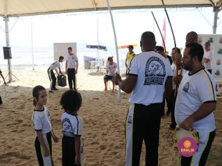 
<a style='margin-left: 5px;' class='btn btn-xs btn-social btn-facebook' href='https://www.facebook.com/sharer/sharer.php?u=https://www.boladovale.com.br/imgs/800-800-90/conteudo/fotos/1375/img2917.jpg' rel='popup' data-width='500' data-height='400'><i class='fa fa-facebook'></i>Compartilhar <span class='hidden-xs'>no Facebook</span>
</a> 
<a class='btn btn-default btn-xs' target='_blank' href='imgs/800-800-90/conteudo/fotos/1375/img2917.jpg'>
<span class='glyphicon glyphicon-cloud-download'></span> Salvar
</a> 
<span></span>
