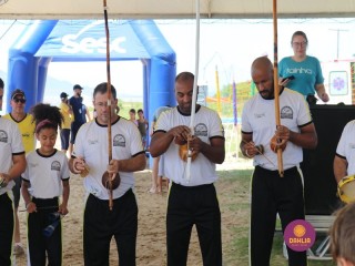 
<a style='margin-left: 5px;' class='btn btn-xs btn-social btn-facebook' href='https://www.facebook.com/sharer/sharer.php?u=https://www.boladovale.com.br/imgs/800-800-90/conteudo/fotos/1375/img2927.jpg' rel='popup' data-width='500' data-height='400'><i class='fa fa-facebook'></i>Compartilhar <span class='hidden-xs'>no Facebook</span>
</a> 
<a class='btn btn-default btn-xs' target='_blank' href='imgs/800-800-90/conteudo/fotos/1375/img2927.jpg'>
<span class='glyphicon glyphicon-cloud-download'></span> Salvar
</a> 
<span></span>