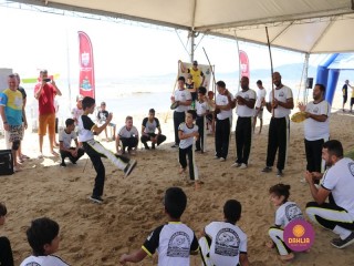 
<a style='margin-left: 5px;' class='btn btn-xs btn-social btn-facebook' href='https://www.facebook.com/sharer/sharer.php?u=https://www.boladovale.com.br/imgs/800-800-90/conteudo/fotos/1375/img2951.jpg' rel='popup' data-width='500' data-height='400'><i class='fa fa-facebook'></i>Compartilhar <span class='hidden-xs'>no Facebook</span>
</a> 
<a class='btn btn-default btn-xs' target='_blank' href='imgs/800-800-90/conteudo/fotos/1375/img2951.jpg'>
<span class='glyphicon glyphicon-cloud-download'></span> Salvar
</a> 
<span></span>