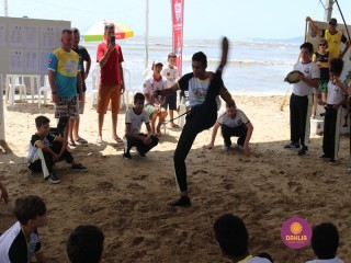 
<a style='margin-left: 5px;' class='btn btn-xs btn-social btn-facebook' href='https://www.facebook.com/sharer/sharer.php?u=https://www.boladovale.com.br/imgs/800-800-90/conteudo/fotos/1375/img2956.jpg' rel='popup' data-width='500' data-height='400'><i class='fa fa-facebook'></i>Compartilhar <span class='hidden-xs'>no Facebook</span>
</a> 
<a class='btn btn-default btn-xs' target='_blank' href='imgs/800-800-90/conteudo/fotos/1375/img2956.jpg'>
<span class='glyphicon glyphicon-cloud-download'></span> Salvar
</a> 
<span></span>